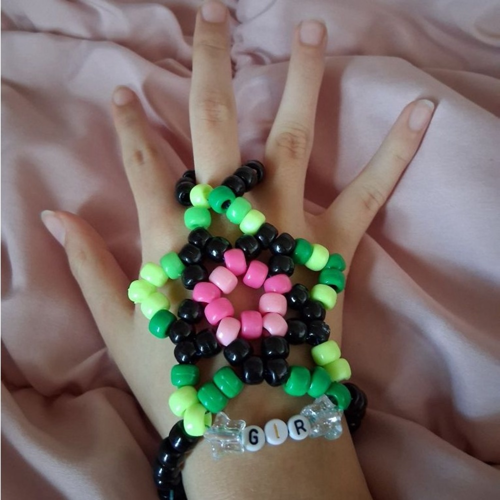 Gir Star Glove Kandi Bracelet